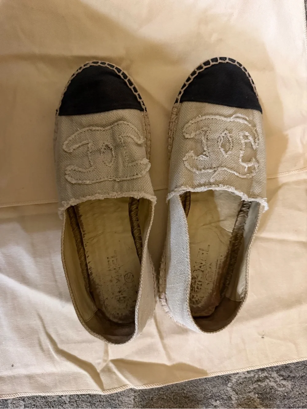 CHANEL Beige Canvas Espadrilles with Black Toe Cap and Frayed CC